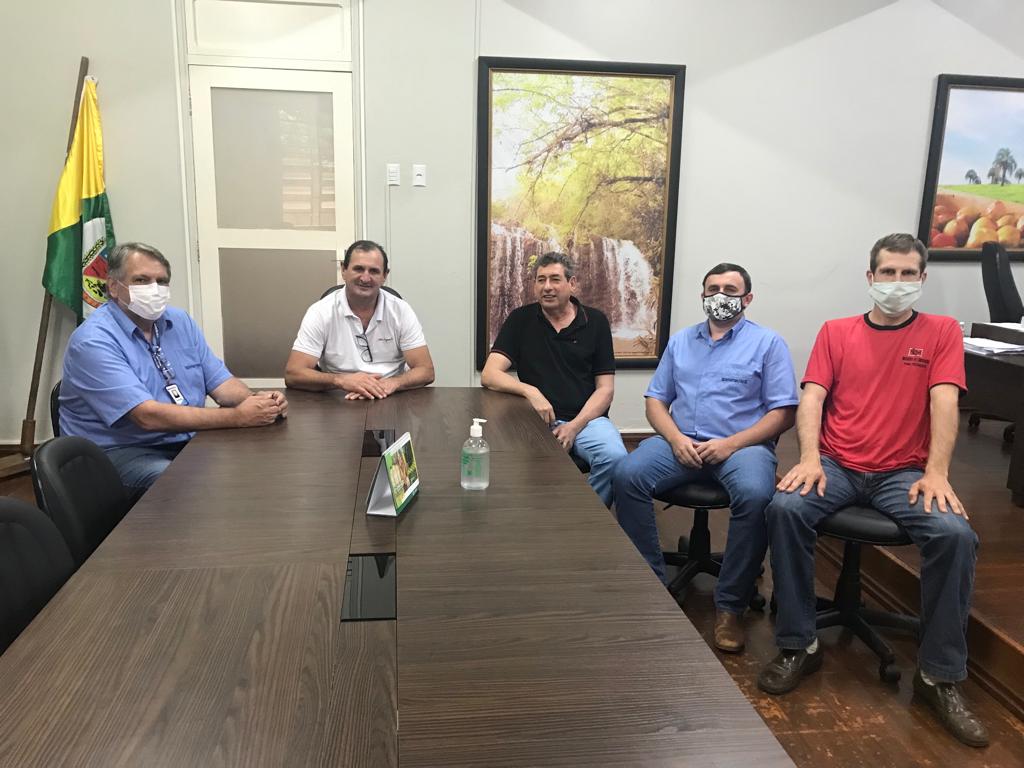 Governo Municipal promove encontro com entidades, produtores e Emater